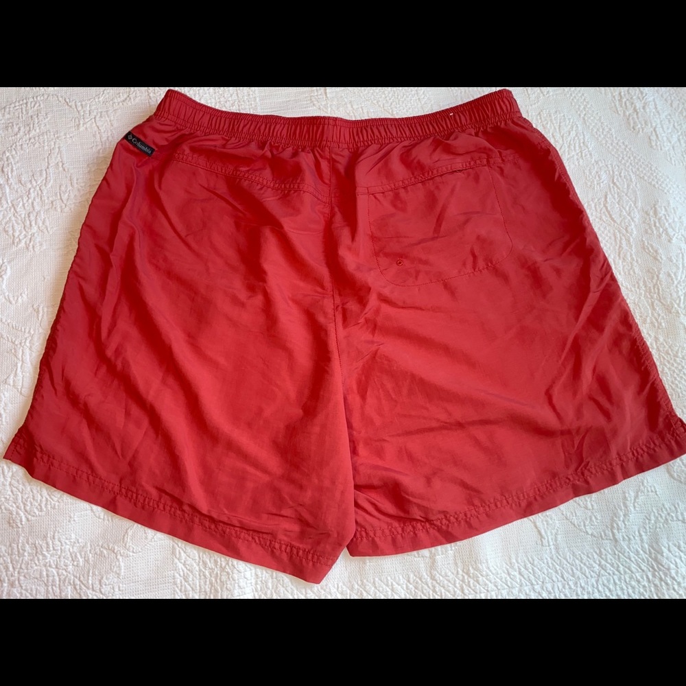 Columbia coral color shorts 1X